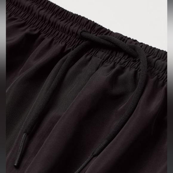 H&M High Waist Sports Shorts - Picture 2 of 5